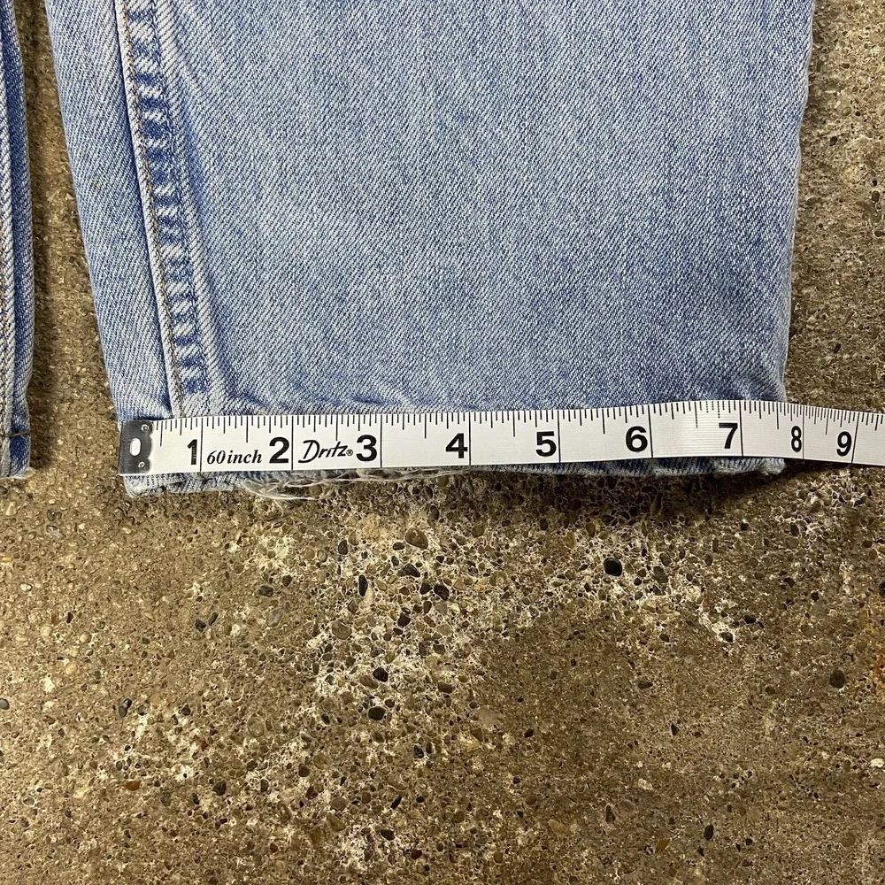 Vintage 90s Levi's 560 Jeans Size 38x32 Blue Denim Light Wash Loose Fit Tapered